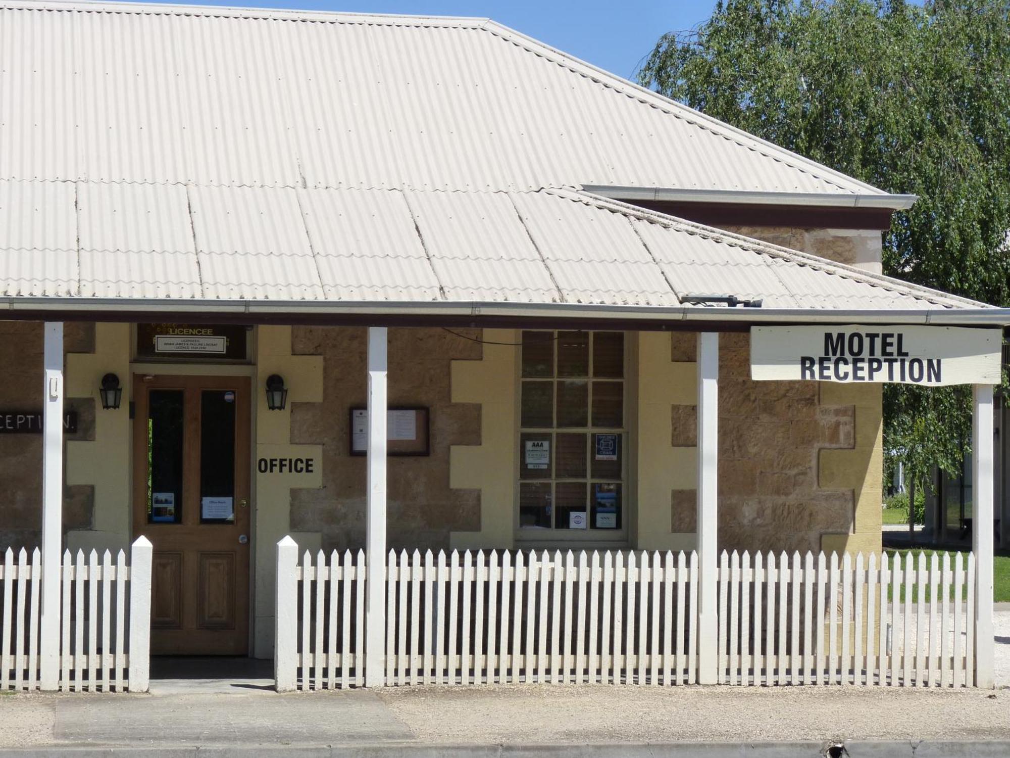 פנולה Coonawarra Motor Lodge מראה חיצוני תמונה